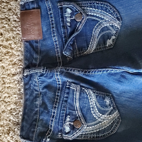 (CS) Ariya Jeans - Picture 4 of 4